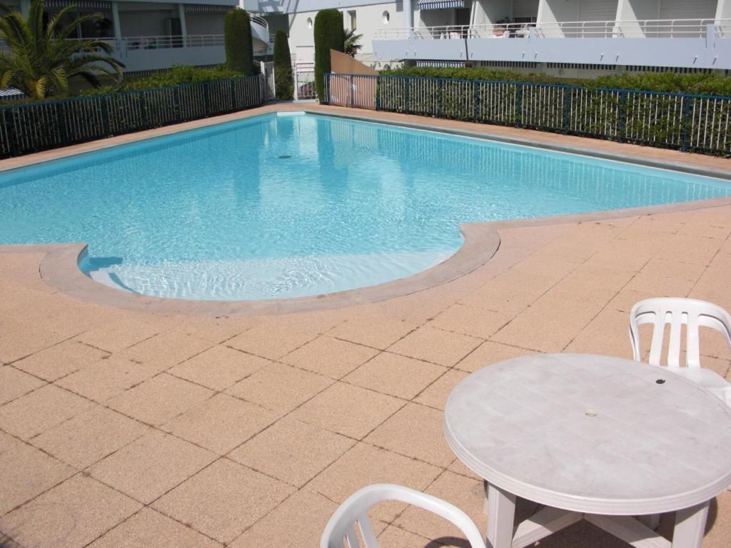 Agreable Appartement 4 Personnes A Villeneuve-Loubet Plage, Piscine, Mer, Commerces A Proximite 外观 照片